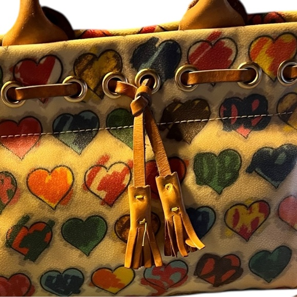 Donney and Bourke PU CRAYON handbag EUC. Versatile styling, fine craftsmanship. - Picture 5 of 11